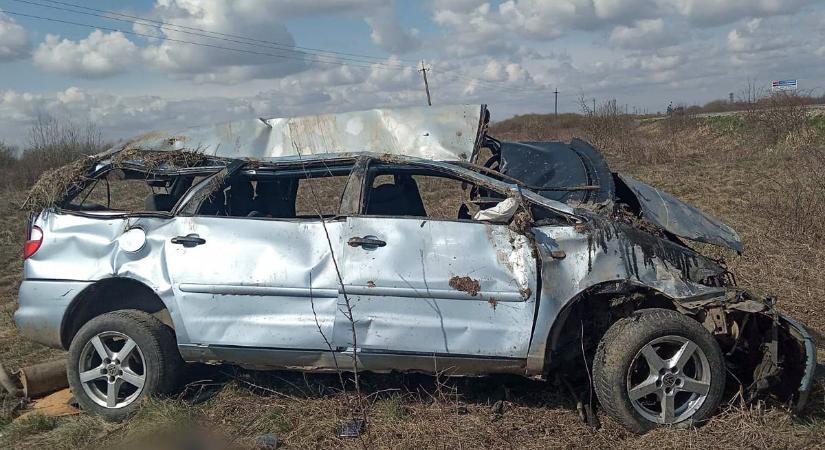 Ketten haltak meg egy hátborzongató balesetben az Ungvári járásban és háború fenyeget Ukrajnában: április 8-i hírösszefoglaló