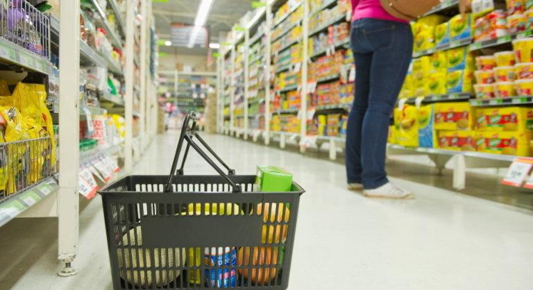 Brutális árak a magyar boltokban: ennyit drágultak az élelmiszerek egy év alatt