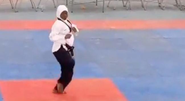 Egy hónap múlva szül, mégis karateversenyt nyert egy bátor nigériai amazon