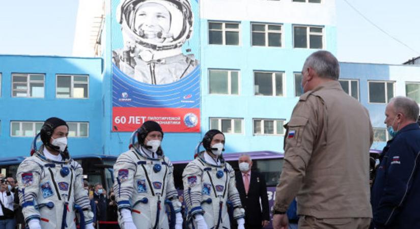 Gagarin repülésének évfordulóján hárman érkeztek a Nemzetközi Űrállomásra