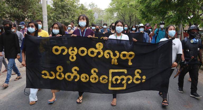 Mianmar: kitolhatják a rendkívüli állapot időtartamát