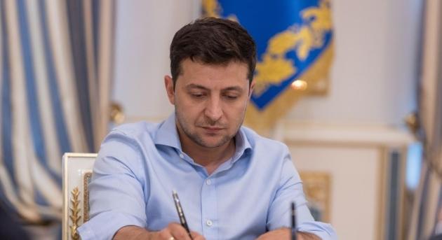 Janukovics, Azarov, Tabacsnik és más extisztviselők ellen vezetett be szankciókat Zelenszkij