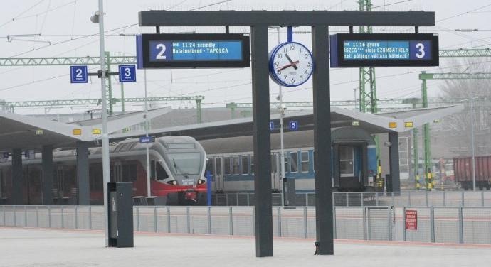 Holnaptól módosul a vasúti menetrend, Fehérvárt és Sárbogárdot is érinti