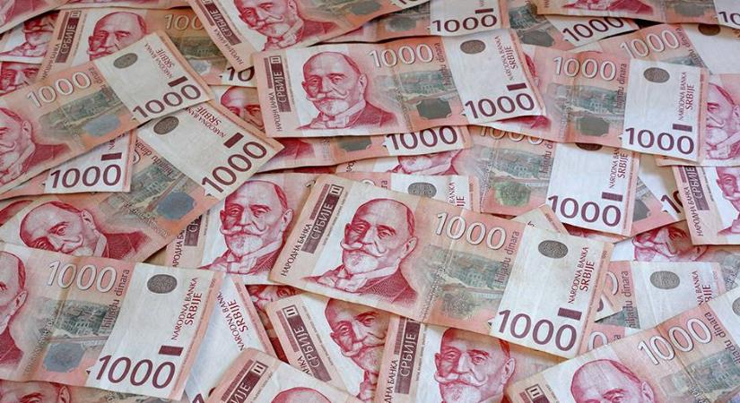 Tévedésből több ezer dinárt vont le ügyfeleitől a Banca Intesa
