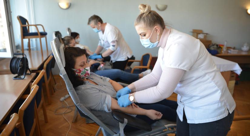 Magyar Vöröskereszt: biztonságosan lehet vért adni
