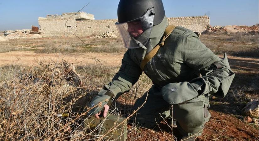 Tízezrével találnak robbanóeszközöket az ukrajnai háborús övezetben
