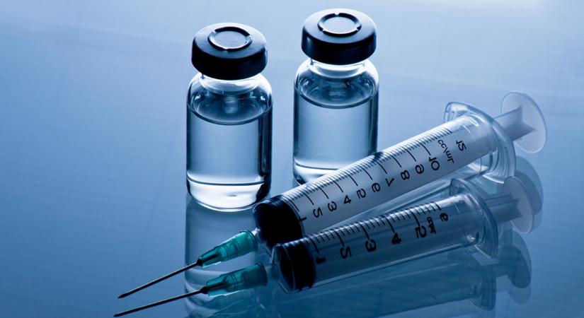 A különleges összetevő, ami visszafogja a vakcinagyártást?