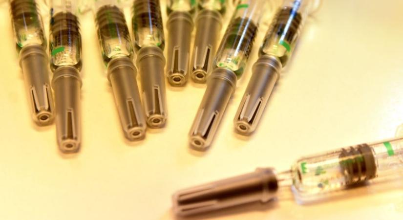 Dr. Kunetz Zsombor: Aki kínai vakcinát kapott, a második után is védekezzen úgy, mintha nem lenne beoltva