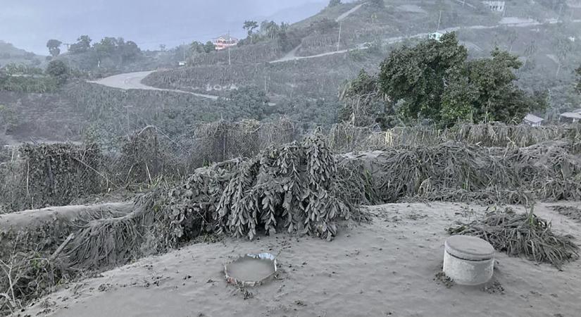 Vastag hamuréteg lepte el Saint Vincent szigetét az újabb vulkánkitörés után