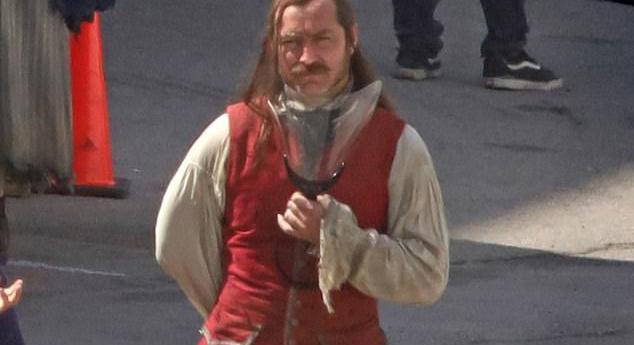 Jude Law, mint Hook kapitány