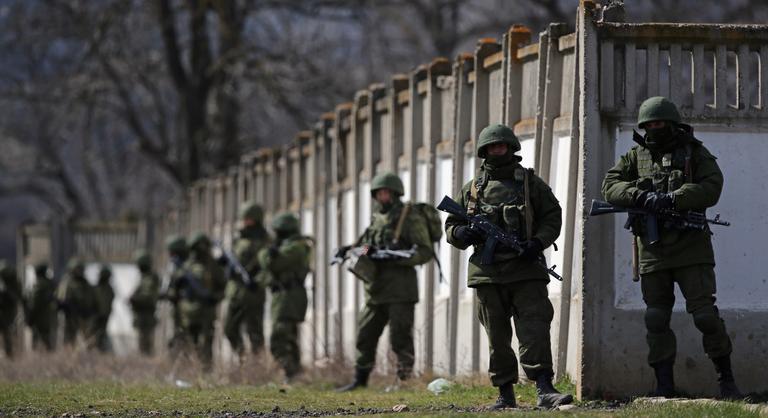 Már nyolcvanezer orosz katona van az ukrán határnál és a Krímben a kijevi vezetés szerint