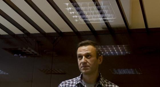 Már 15 kilót fogyott Navalnij, ezért kényszerétkeztetést vezetnének be a börtönben