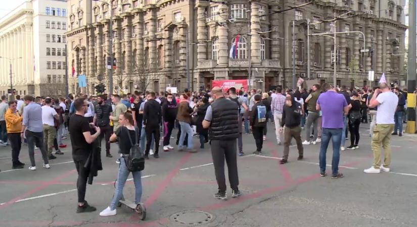 Rendezvényszervezők tüntettek a szerb kormány épületénél
