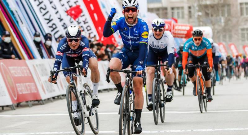 Országútis hírek külföldről: 1159 nap után győzött ismét Cavendish, Roglic feltérképezte a Tour időfutamait, Gilbert az Ardennekben tér vissza
