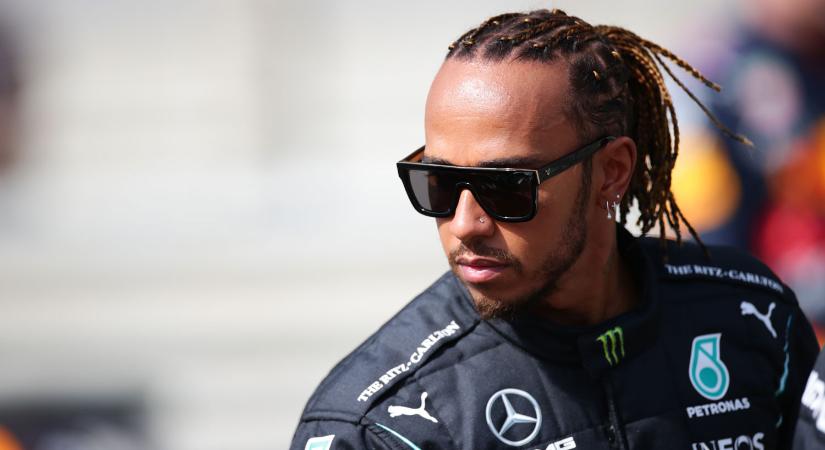 F1: El akarják venni a lovagi címet Hamiltontól