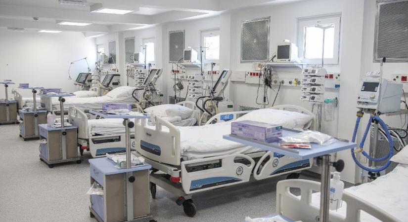 Bukarestben mehalt három súlyos covid-beteg, mert leálltak a lélegeztetőgépek