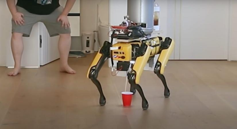 Parancsra „pisili” a sört a Boston Dynamics robotkutyája