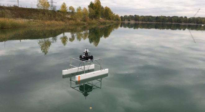 Magyar fejlesztésű úszó robot