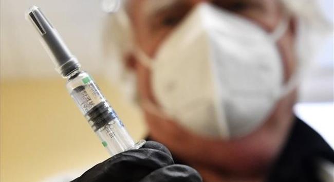 Jó hír: érvénytelen TAJ-jal is jár a vakcina és a favipiravir