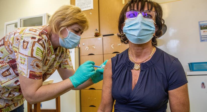 Az orosz vakcinával oltottak Orosházán