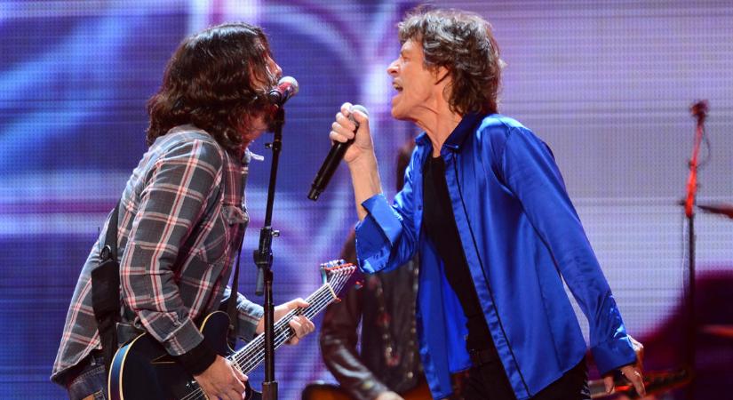 Mick Jaggernek a töke tele van a járvánnyal, csinált is róla egy számot Dave Grohllal
