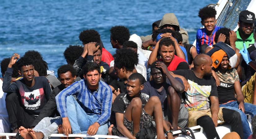 Migránsok miatt robbant be újra a járvány Lampedusa szigetén