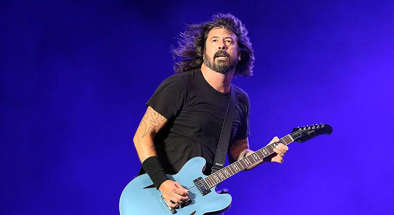 A Nirvana egykori dobosa, és a Foo Fighters jelenlegi frontembere is megírta memoárját
