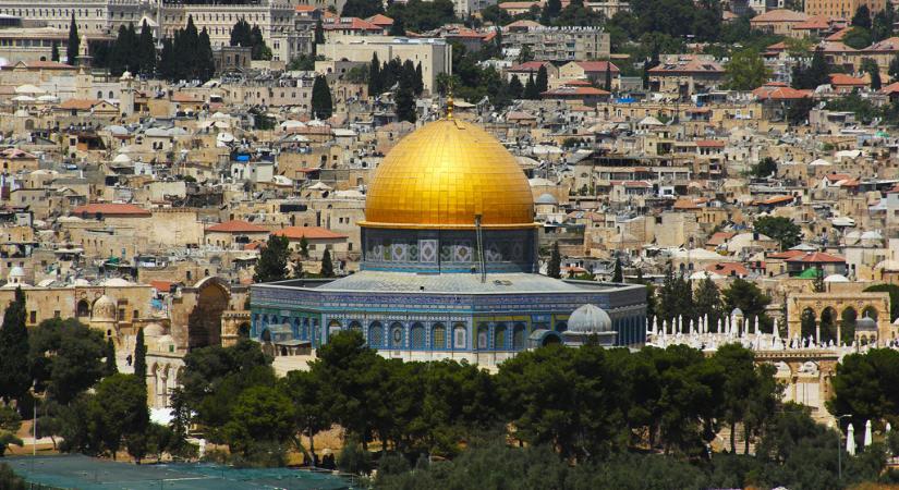 Izrael május végétől megnyitja kapuit a csoportos turizmus előtt