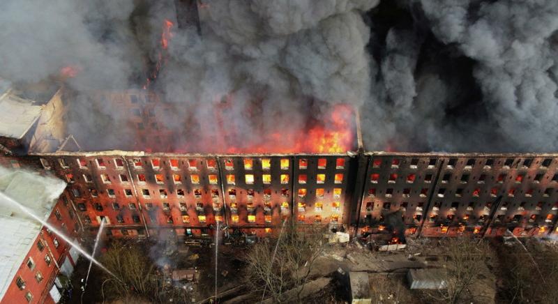 A szentpétervári textilgyár gyújtogatás miatt éghetett le