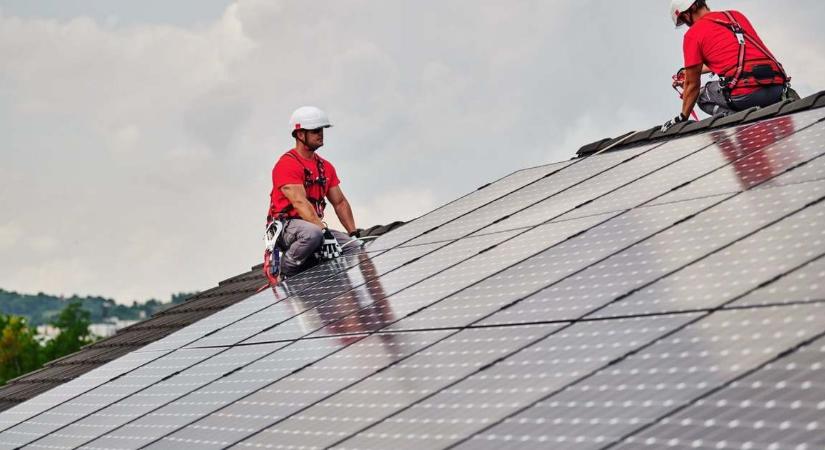 Lejtőre kerülhetnek az energiaköltségek a napelemek használatával