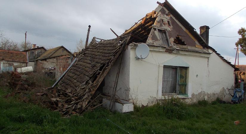 Beomlott egy családi ház tetőszerkezete Orosházán