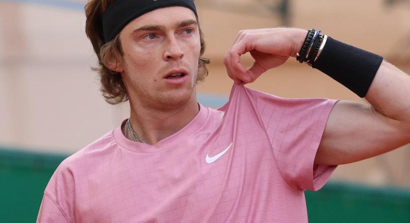 Tenisz: Rubljov először verte meg Nadalt, ráadásul salakon