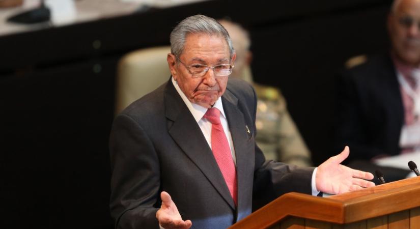Hat évtized után lemondott minden vezetői posztjáról Raúl Castro