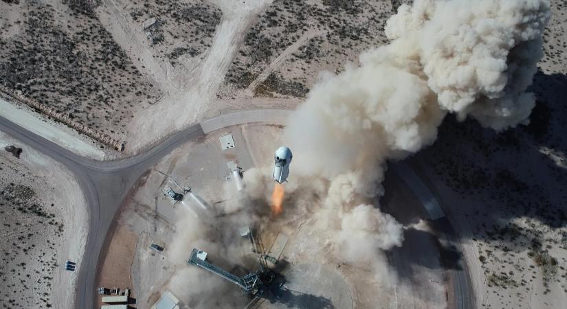 Sikeres tesztrepülés után rendben leszállt a Blue Origin New Shepard űrhajója