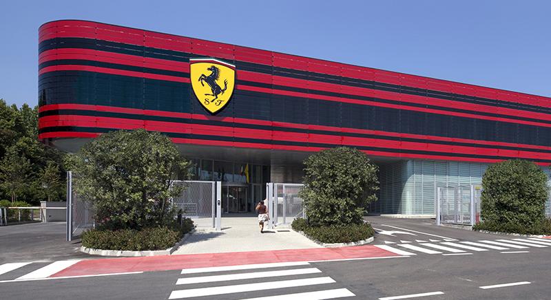A környezetvédelem jegyében elektromos autóval jön a Ferrari