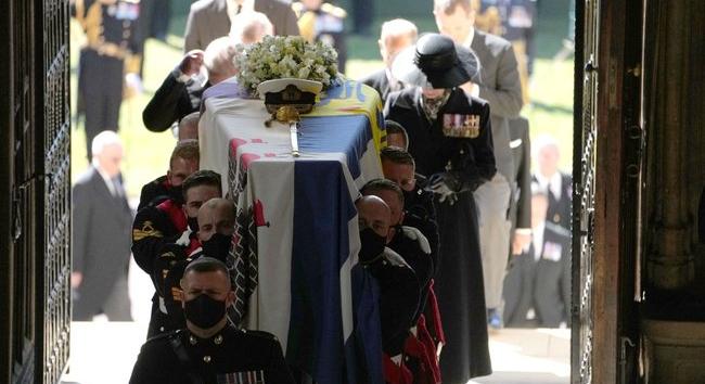 Könnyfakasztó titok: Ezért ült külön férje temetésén II. Erzsébet