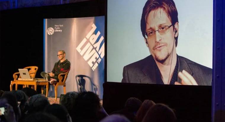 Több mint 5,4 millió dollárért adják el Edward Snowden NFT-jét