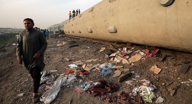 Súlyos vonatbaleset Egyiptomban (videó)