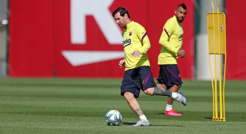 Lionel Messi még a csapattársait is ámulatba ejti - videó