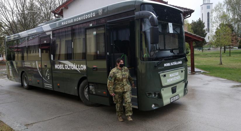 Tolnában két napon át oltanak a Honvédelmi Minisztérium oltóbuszai