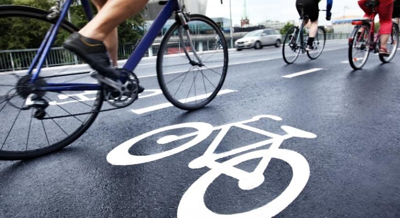 A kormány támogatja a kötelező kerékpárút-használat eltörlését
