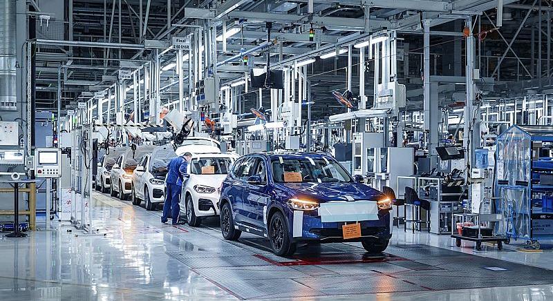 Szilárdtest akkumulátorok sorozatgyártásába kezdene a BMW