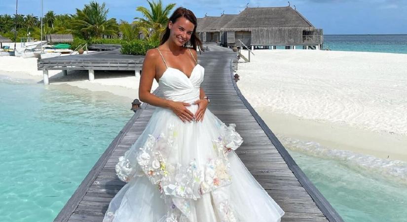Berki Mazsi esküvői ruhában jelent meg a Maldív-szigeteken