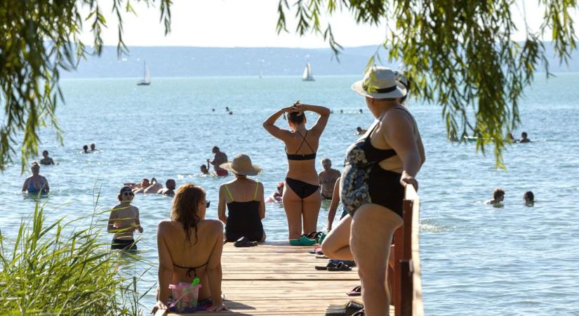Csúcsokat döntöget a Balatonra utazók száma
