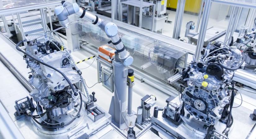 Robot szaglássza az Audi háromhengeres motorjait