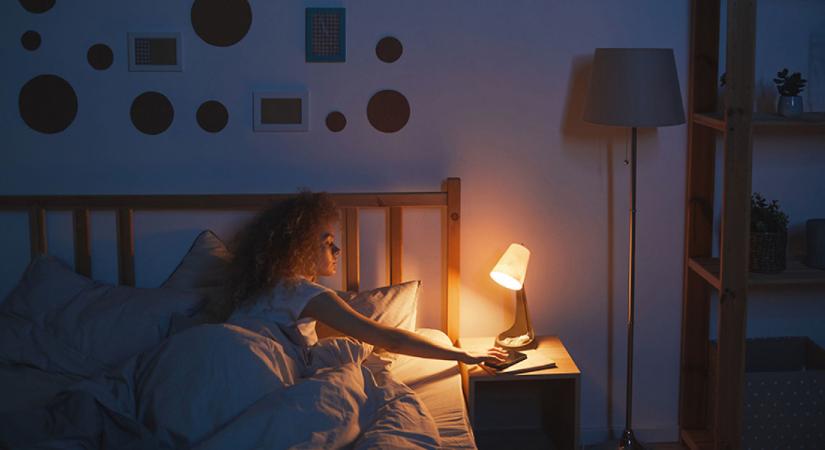 Mindig lámpafénynél alszol? Szakértők szerint ez a betegség könnyen kialakulhat nálad