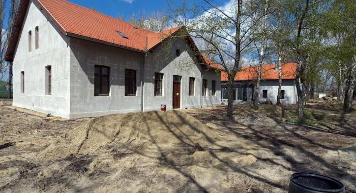Lassan befejeződik a családsegítő és gyermekjóléti központ kiépítése a Rudolf laktanyában