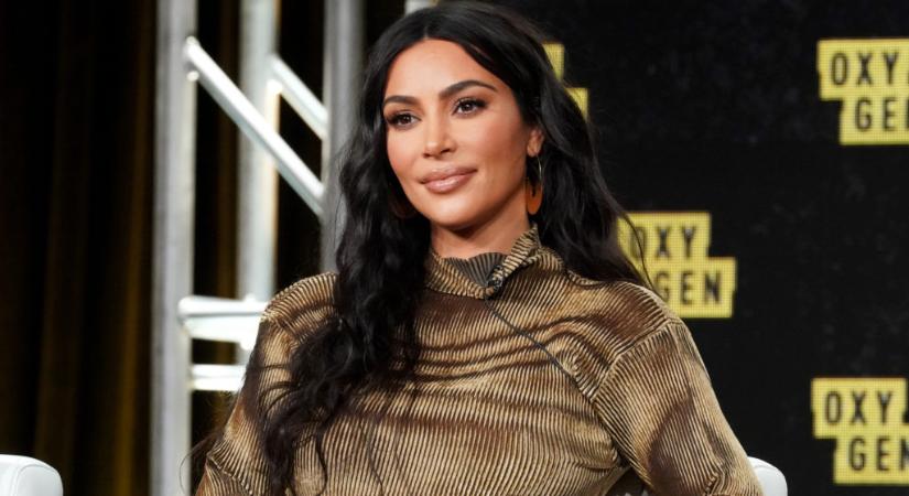 Kim Kardashianon kívül valószínűleg nem sok ember van, aki jelmezbe öltözteti a házi hüllőjét