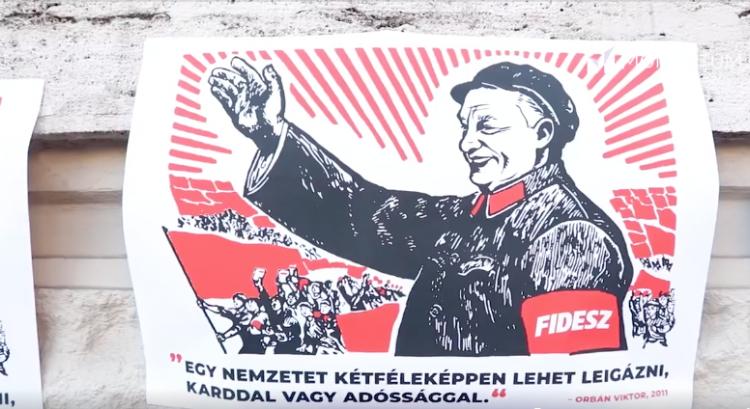 Momentum: A Fidesznek Kína az első – vörös csillagos plakátokkal borították be a Fidesz-székházat