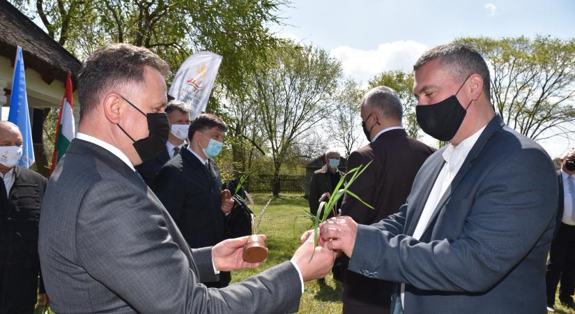 Magyarok Kenyere: búzaszentelő ünnepséget tartottak Karcagon